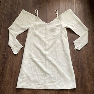 Caara Cold shoulder dress XS
